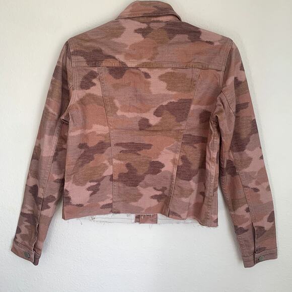 NEW L'AGENCE Janice Crop Jean Jacket in Nude Pink Camo - Picture 3 of 7